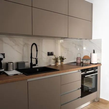 Apartment Citywall Flats *